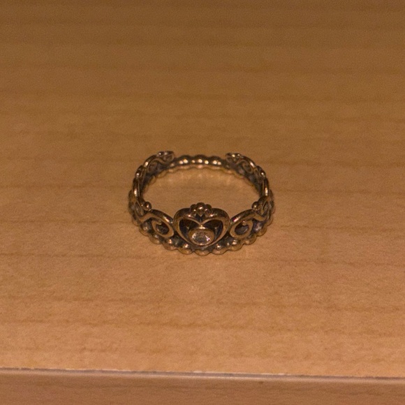 Princess Tiara Crown Ring - Picture 9 of 9